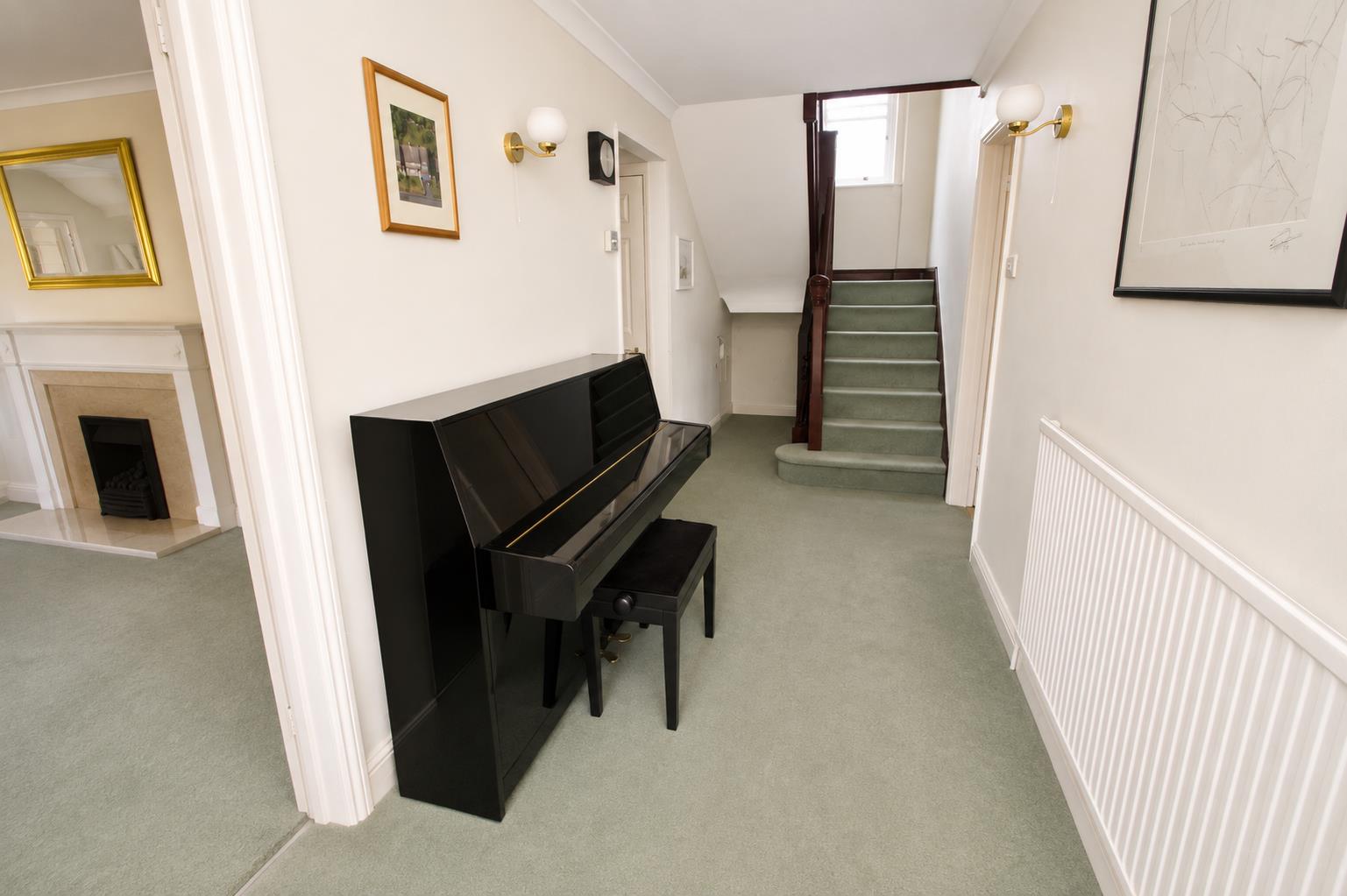 Fairway Avenue, Tilehurst, Reading